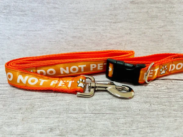 Do Not Pet Me Alert Dog Collar - Solid Colour